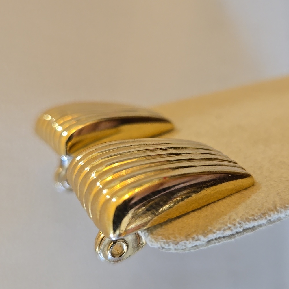 Vintage Unsigned Solid Gold Tone Chunky Clip Stri… - image 2